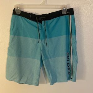 QUIKSILVER High~Line board shorts 32